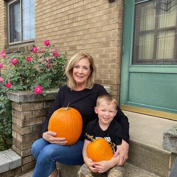 Meet your Posher, Joni - Picture 1 of 1